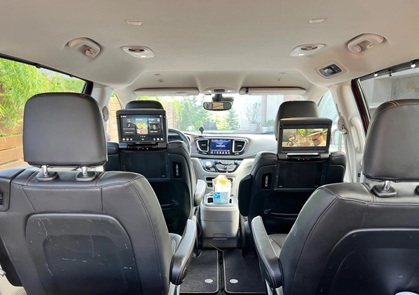 Chrysler Pacifica cena 129700 przebieg: 35800, rok produkcji 2019 z Kuźnia Raciborska małe 497